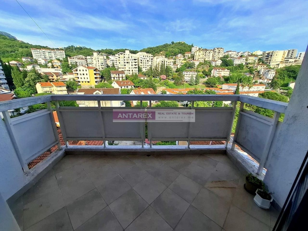 Апартаменты в Херцег-Нови, Черногория, 94 м² - фото 11
