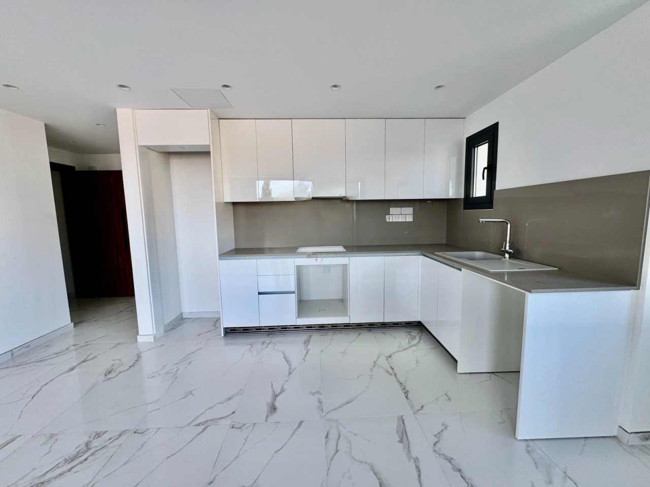 Квартира в Айос-Атанасиосе, Кипр, 75 м² - фото 3