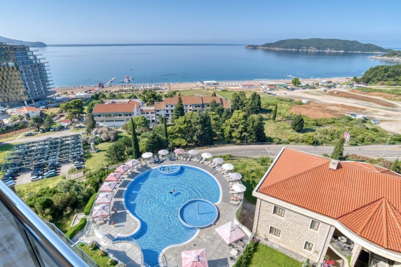 Апартаменты в Будве, Черногория, 199 м² - фото 1