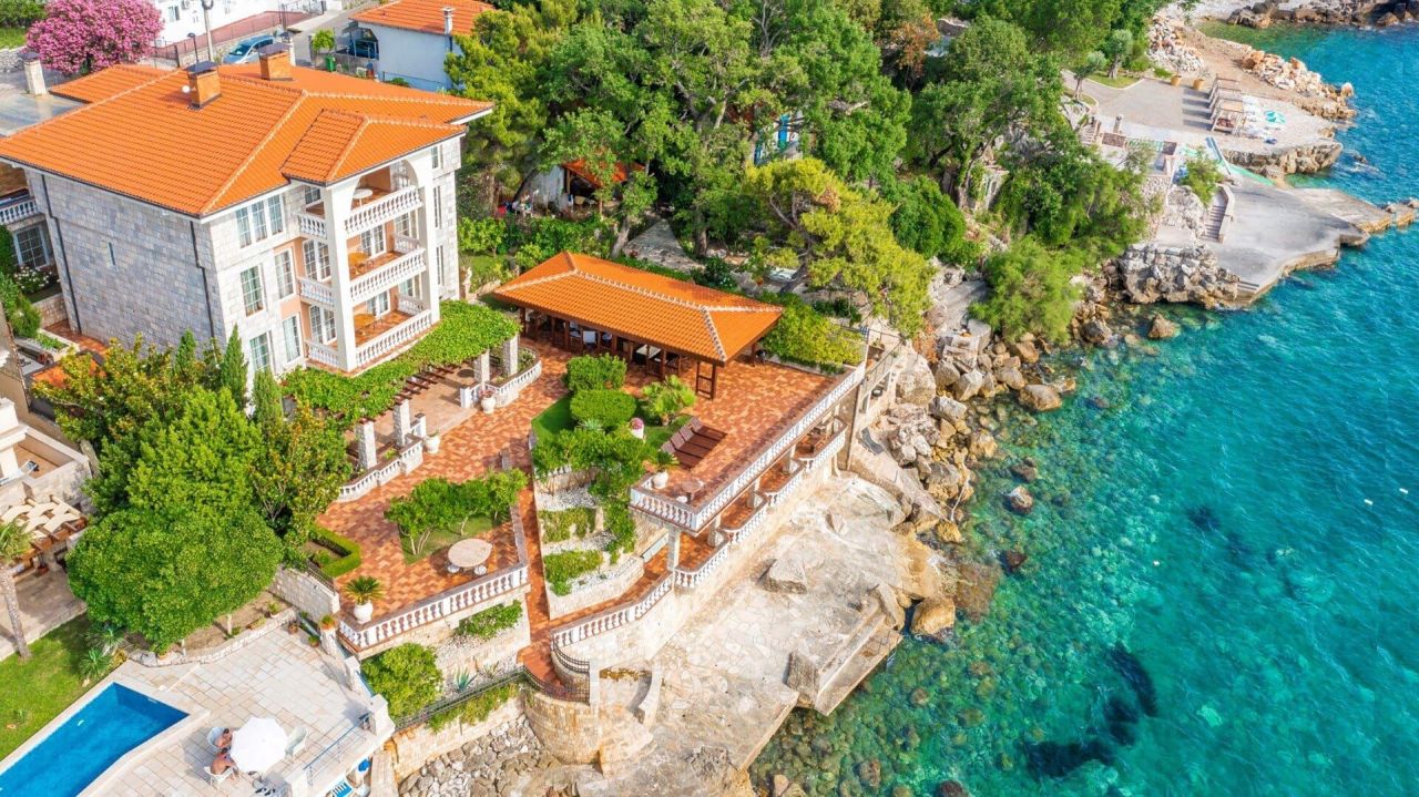 Вилла в Баре, Черногория, 1 200 м² - фото 1