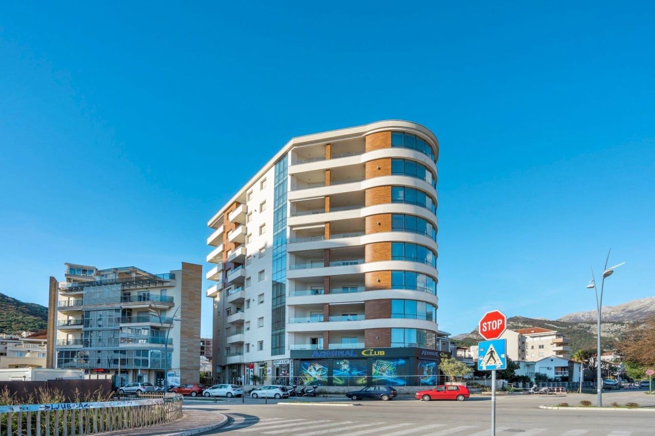 Апартаменты в Будве, Черногория, 138 м² - фото 1