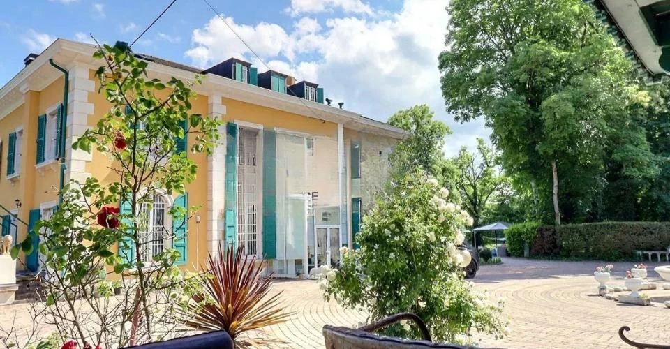 Квартира в Женеве, Швейцария, 1 500 м² - фото 1