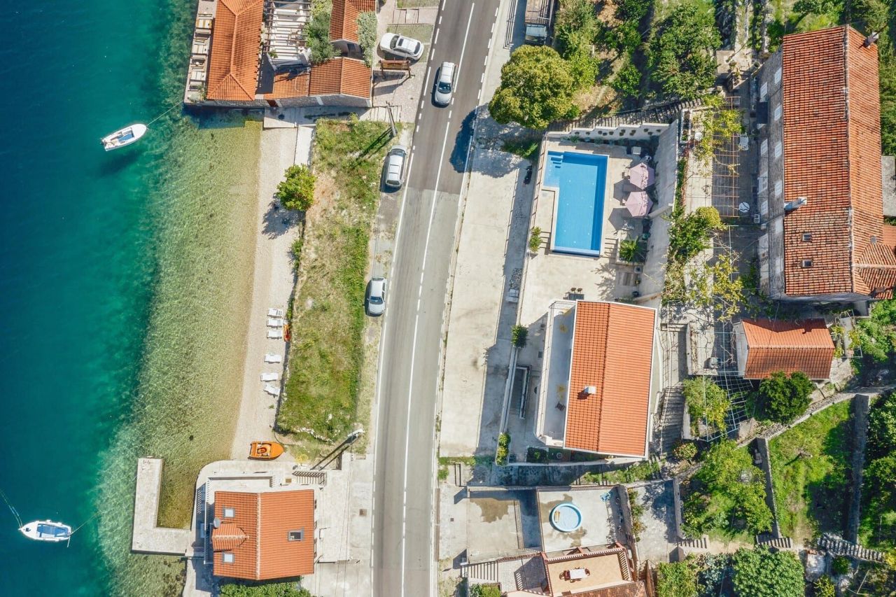 Вилла в Костанице, Черногория, 300 м² - фото 9