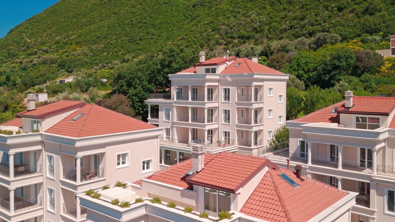 Квартира в Херцег-Нови, Черногория, 158.3 м² - фото 15