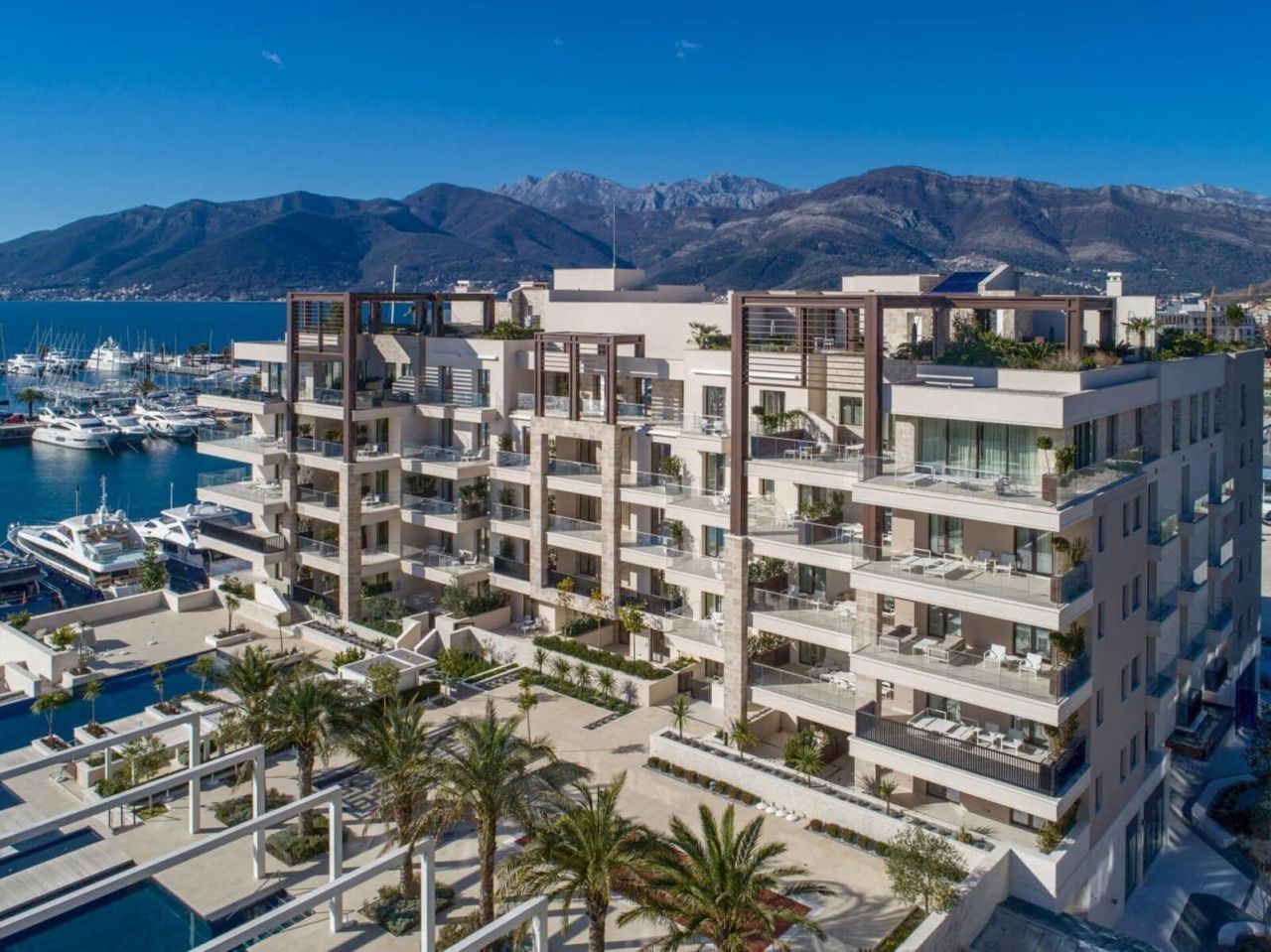 Апартаменты в Тивате, Черногория, 42 м² - фото 1