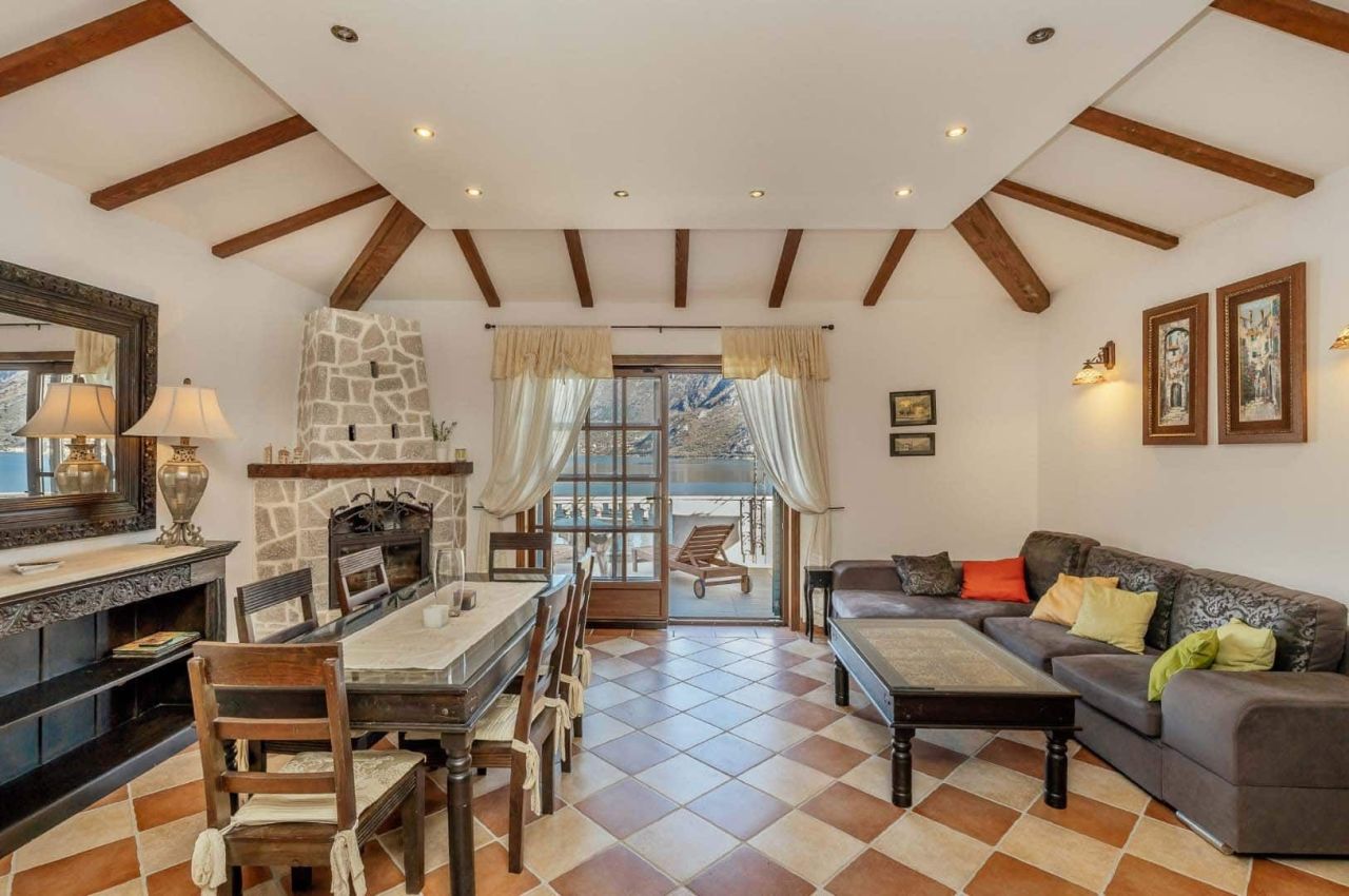 Апартаменты в Костанице, Черногория, 92 м² - фото 1
