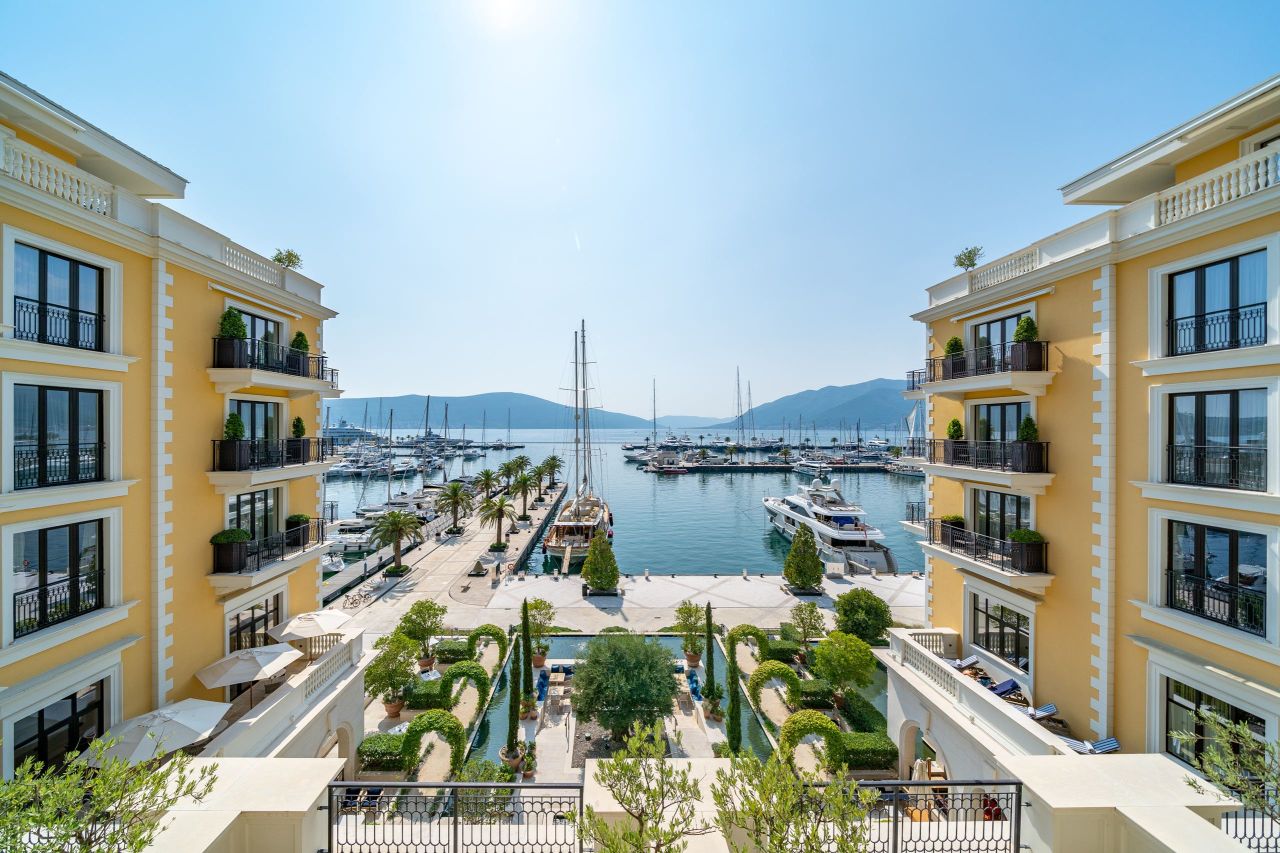 Апартаменты в Тивате, Черногория, 178 м² - фото 2