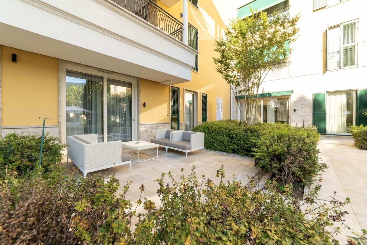 Апартаменты в Херцег-Нови, Черногория, 90 м² - фото 2