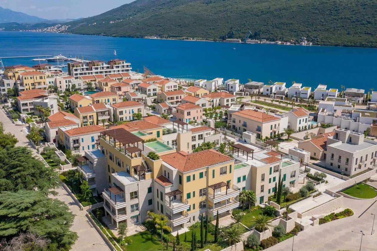 Апартаменты в Херцег-Нови, Черногория, 171 м² - фото 2