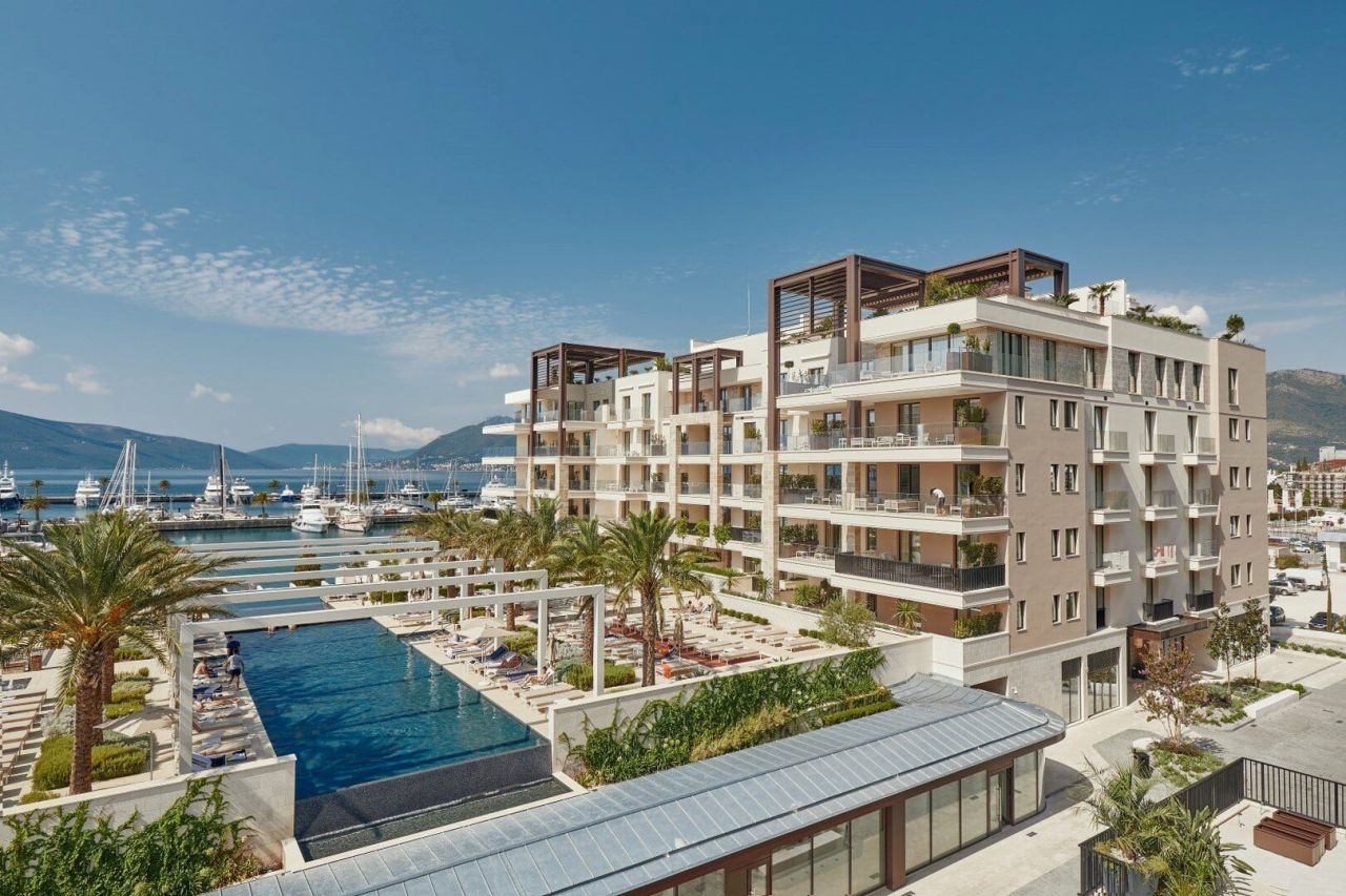 Апартаменты в Тивате, Черногория, 193 м² - фото 2