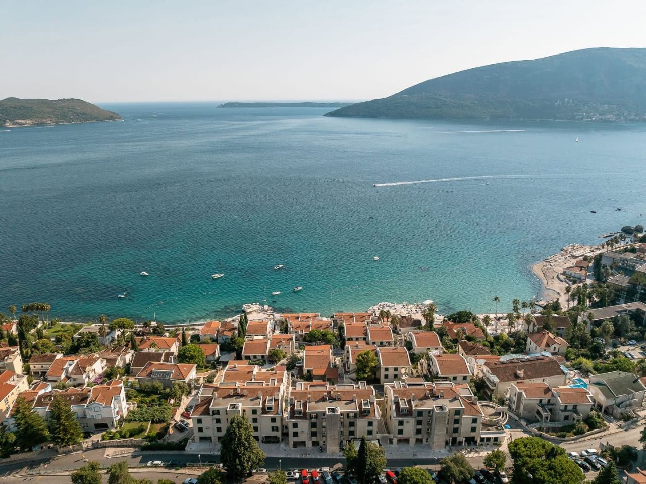 Апартаменты в Херцег-Нови, Черногория, 334 м² - фото 2
