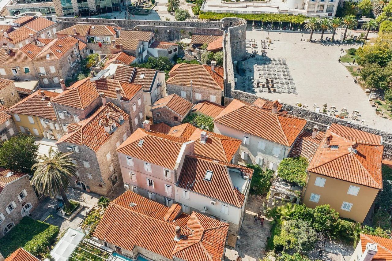 Коммерческая недвижимость в Будве, Черногория, 268 м² - фото 3