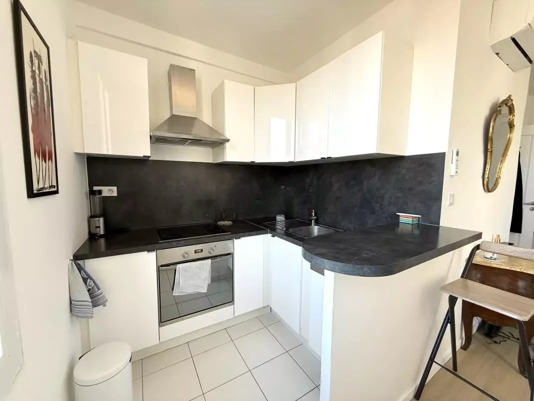 Квартира в Каннах, Франция, 30 м² - фото 2