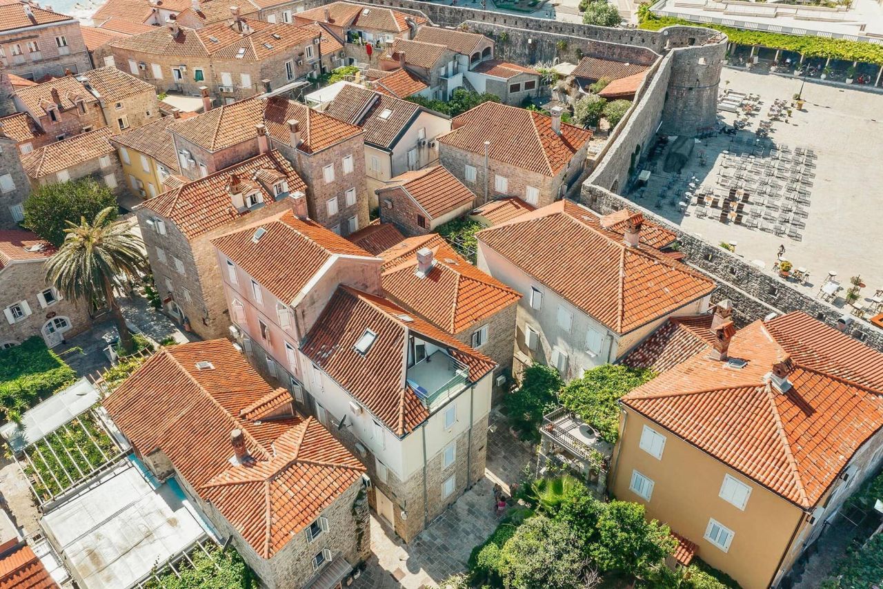 Коммерческая недвижимость в Будве, Черногория, 268 м² - фото 4