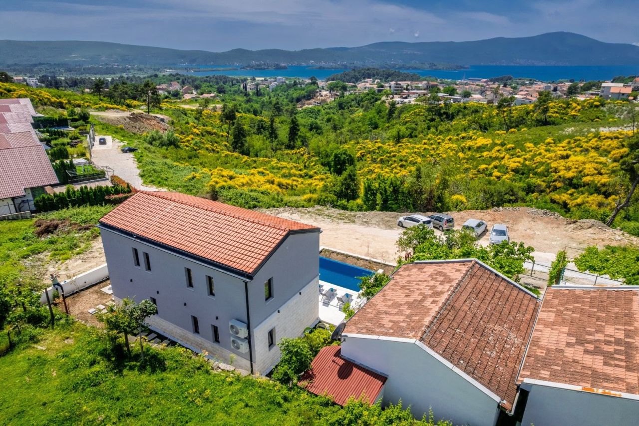 Дом в Тивате, Черногория, 250 м² - фото 7