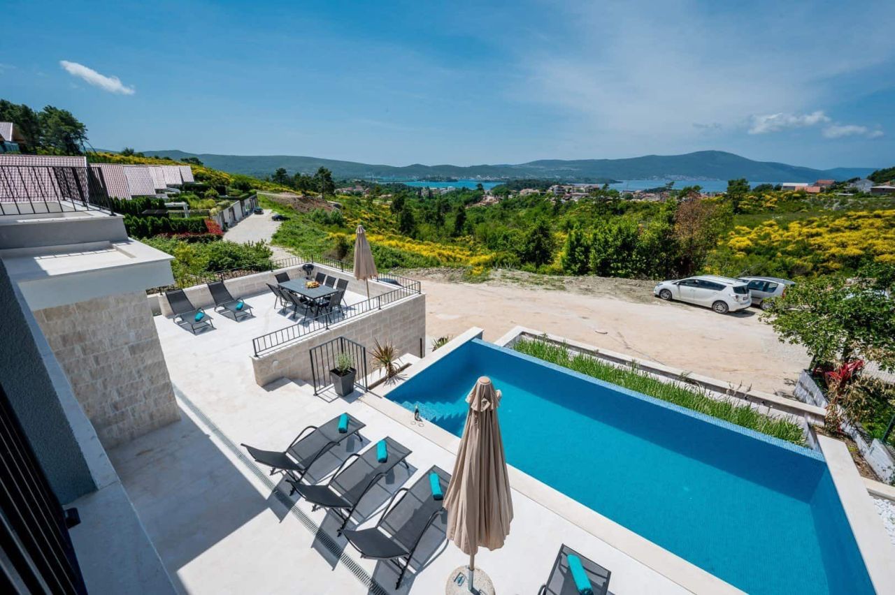 Дом в Тивате, Черногория, 250 м² - фото 8