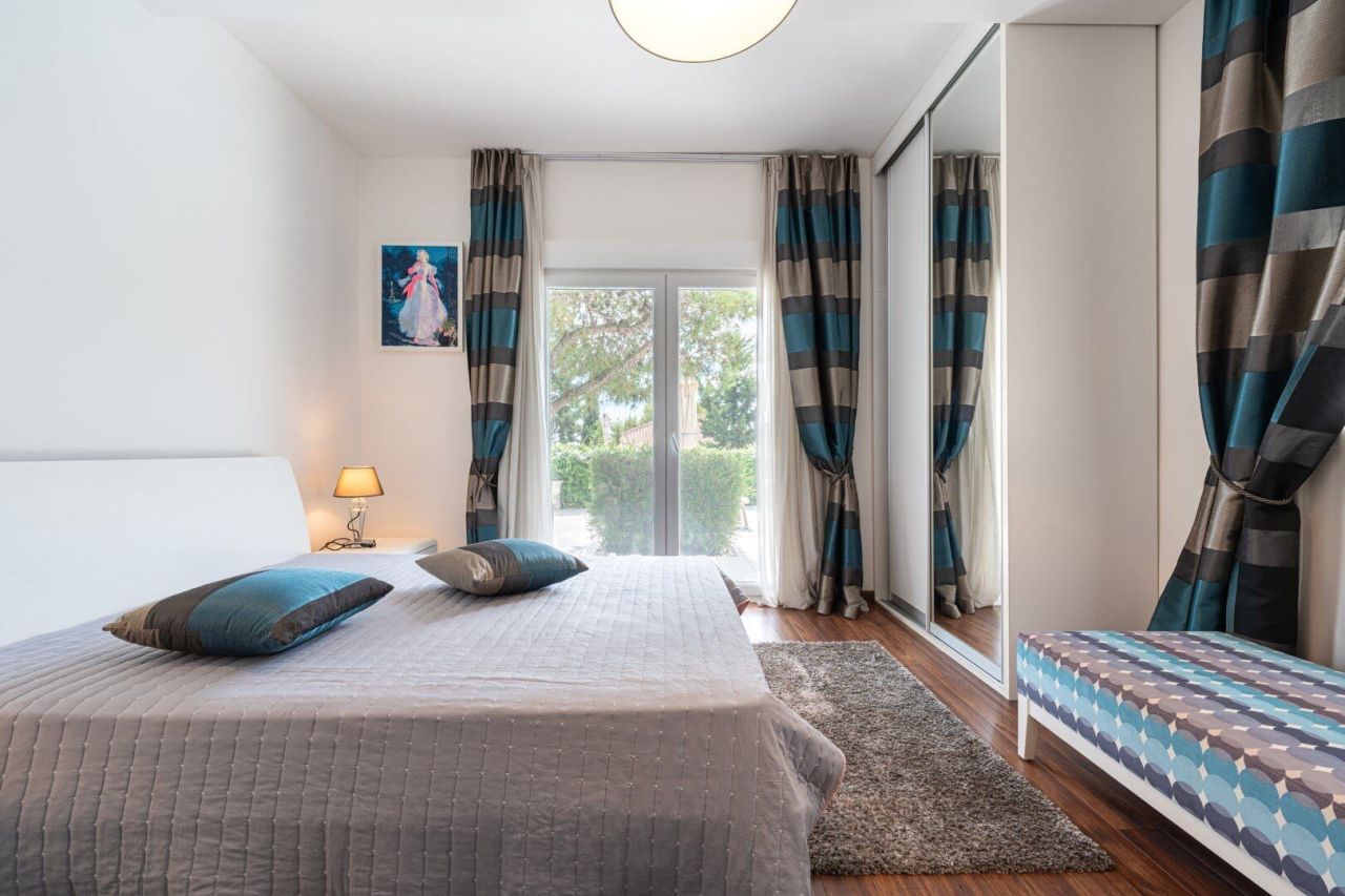 Дом в Херцег-Нови, Черногория, 357 м² - фото 12