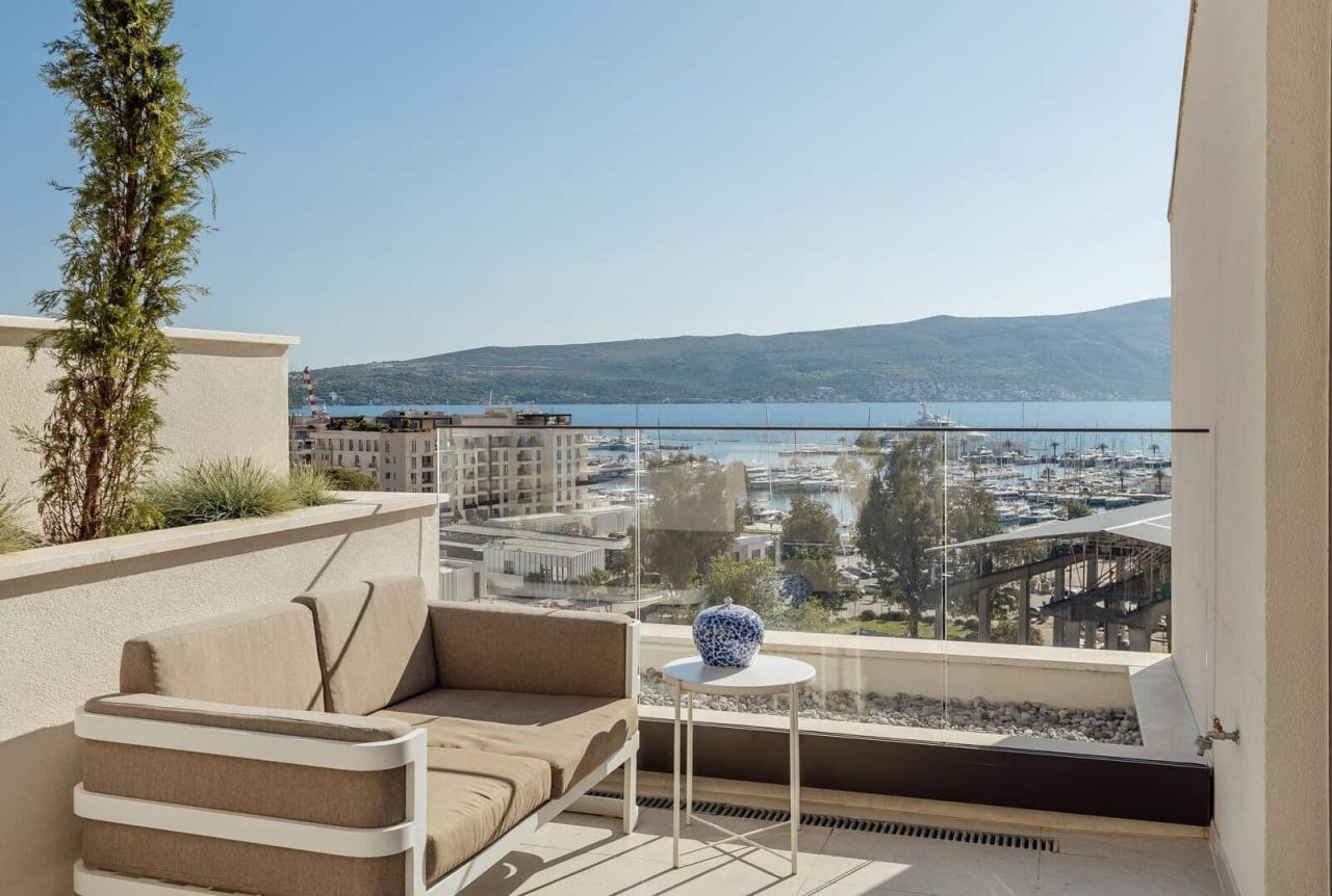 Апартаменты в Тивате, Черногория, 179 м² - фото 12