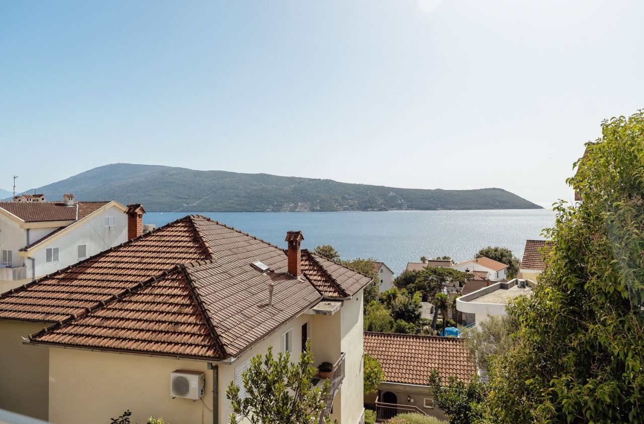 Апартаменты в Херцег-Нови, Черногория, 180 м² - фото 12