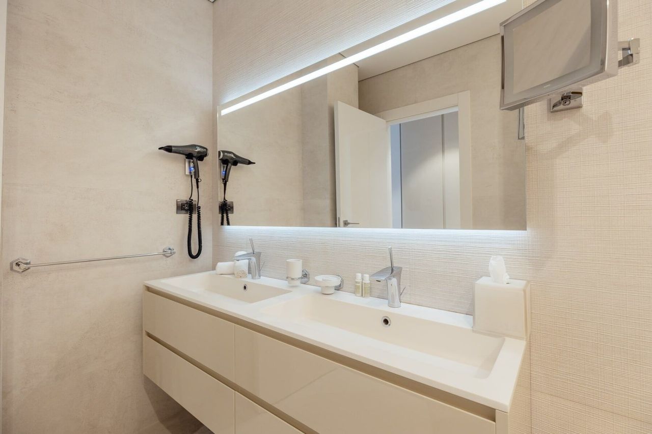 Апартаменты в Тивате, Черногория, 190 м² - фото 15