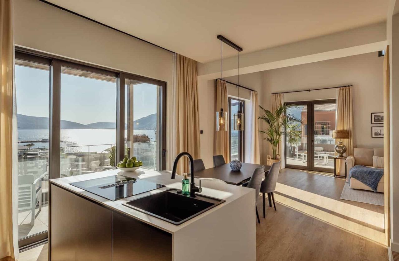 Апартаменты в Тивате, Черногория, 179 м² - фото 15