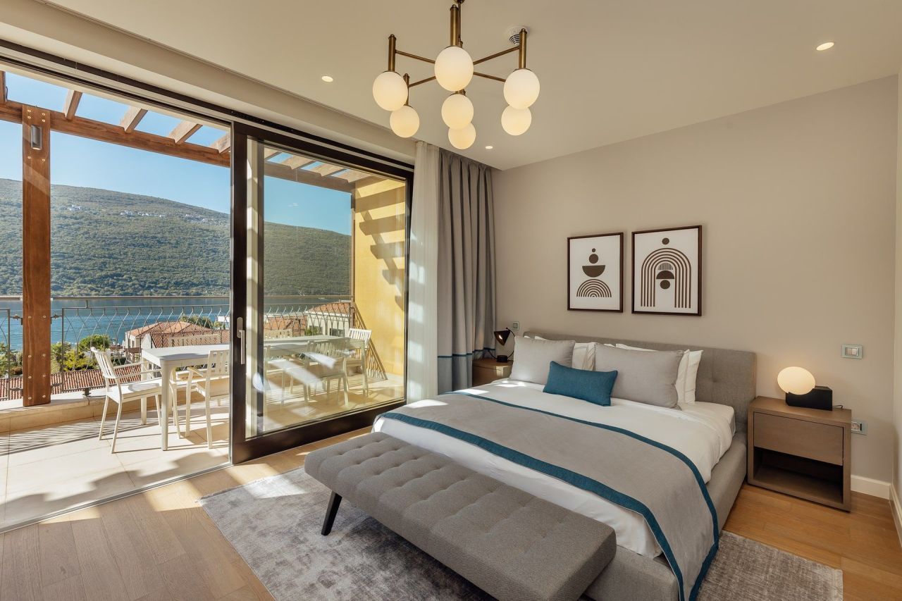 Апартаменты в Херцег-Нови, Черногория, 290 м² - фото 15