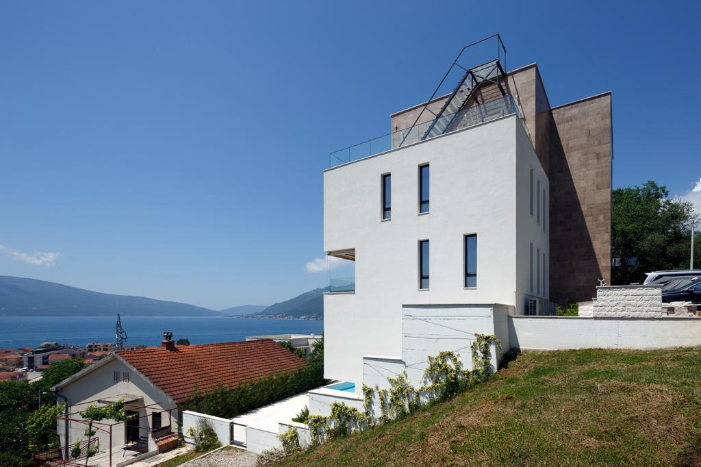 Апартаменты в Тивате, Черногория, 103 м² - фото 15
