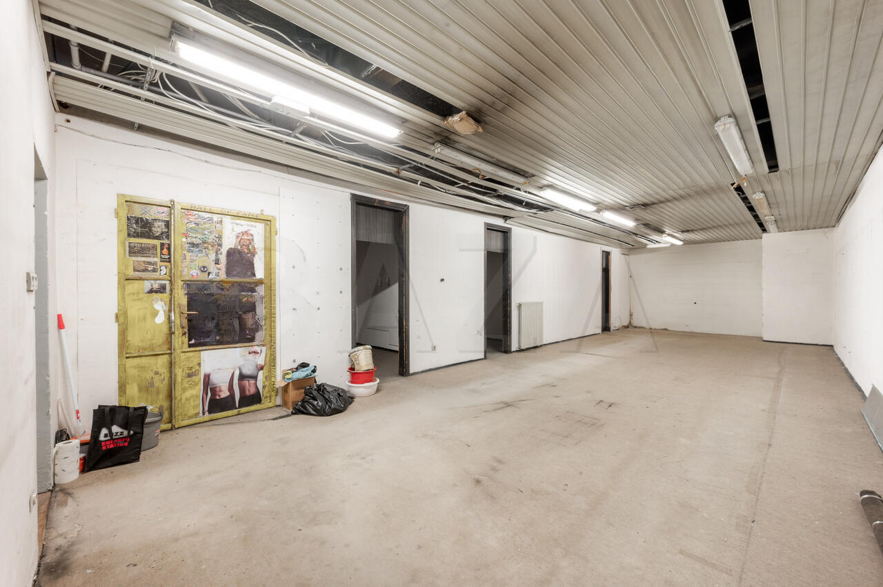 Офис в Любляне, Словения, 437 м² - фото 12