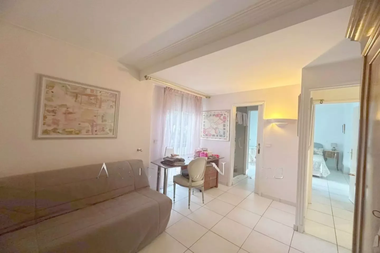 Квартира в Каннах, Франция, 97 м² - фото 17