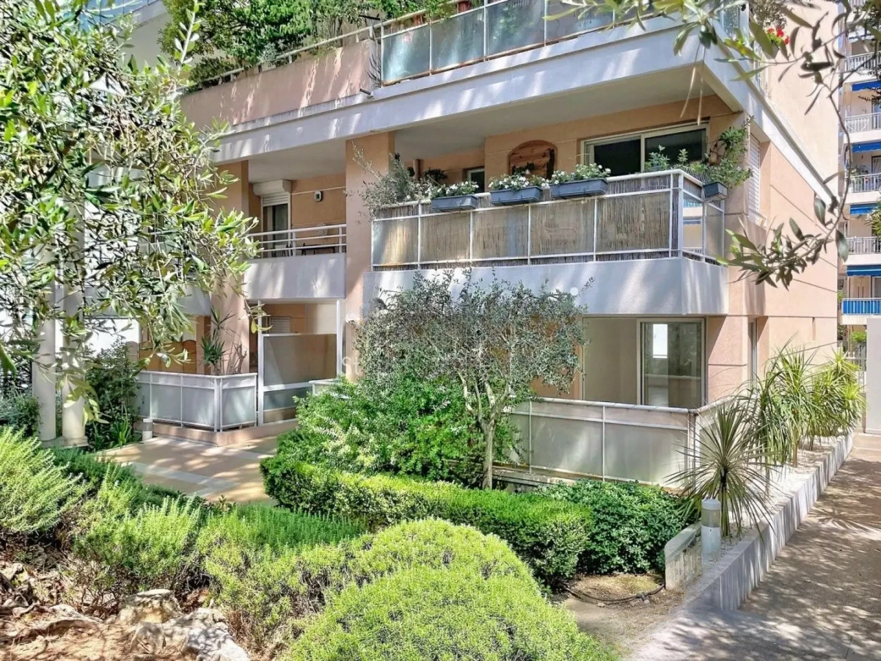Квартира в Каннах, Франция, 60 м² - фото 1