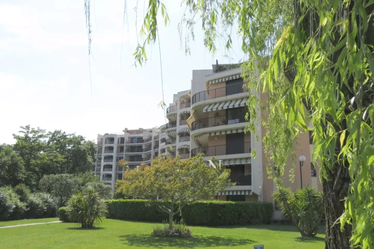 Квартира в Каннах, Франция, 75 м² - фото 1