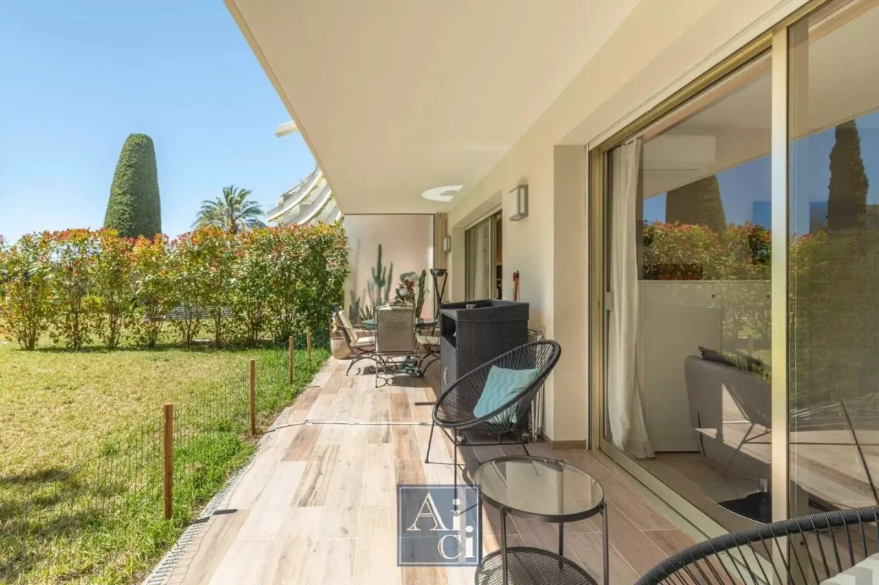 Квартира в Каннах, Франция, 65 м² - фото 1