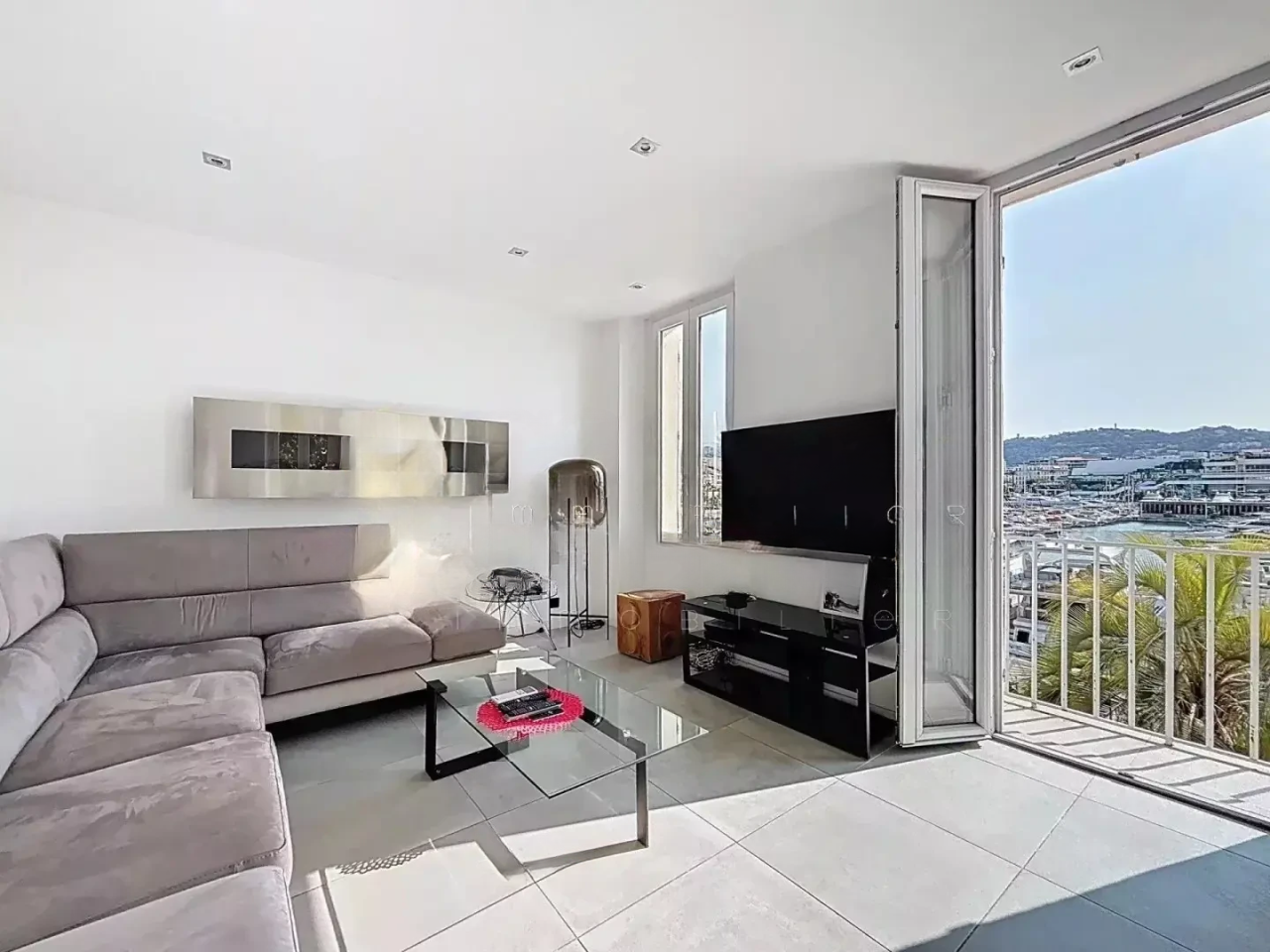 Квартира в Каннах, Франция, 55 м² - фото 1