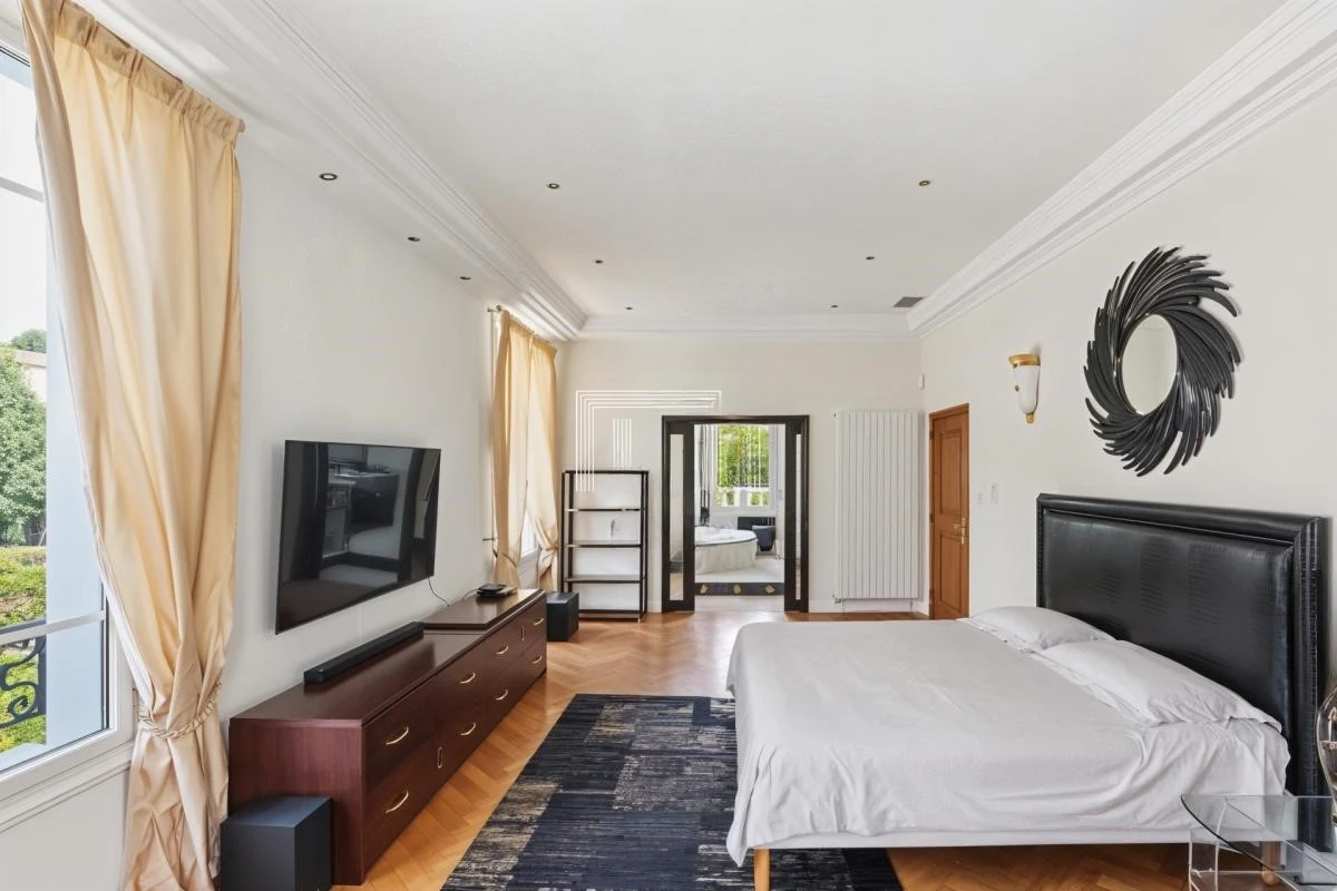 Квартира в Каннах, Франция, 1 403 м² - фото 8