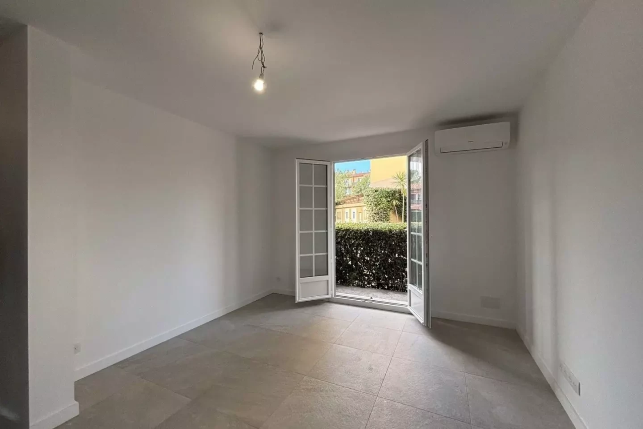 Квартира в Каннах, Франция, 24 м² - фото 8