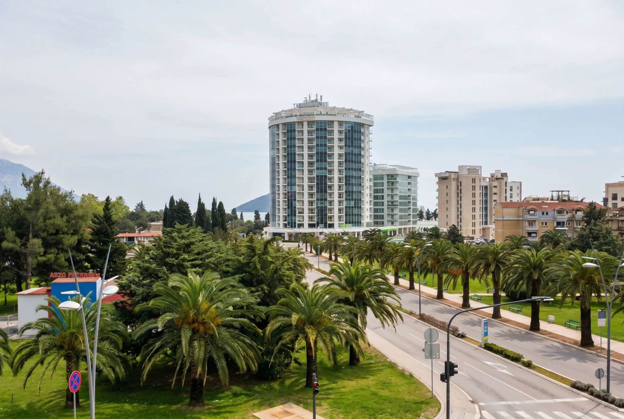 Квартира в Будве, Черногория, 38 м² - фото 1