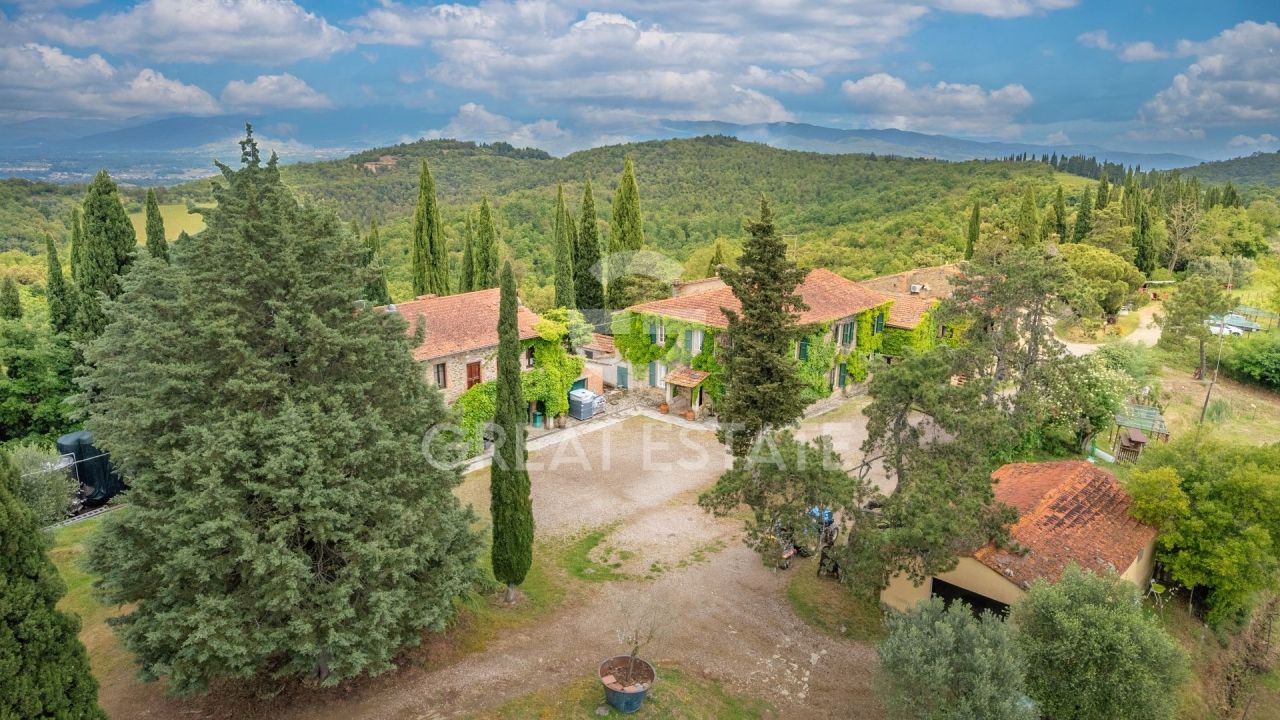 Дом в Ареццо, Италия, 1 500 м² - фото 5