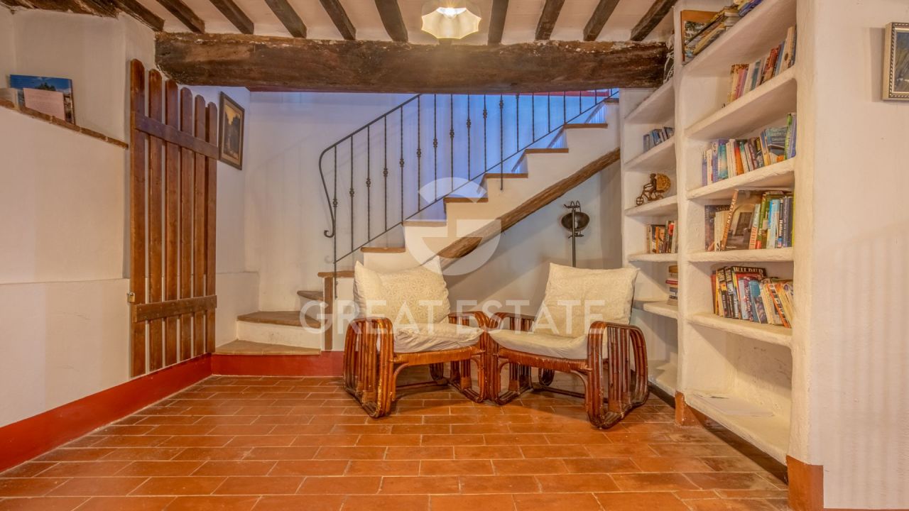 Дом в Туоро-суль-Тразимено, Италия, 366.55 м² - фото 12