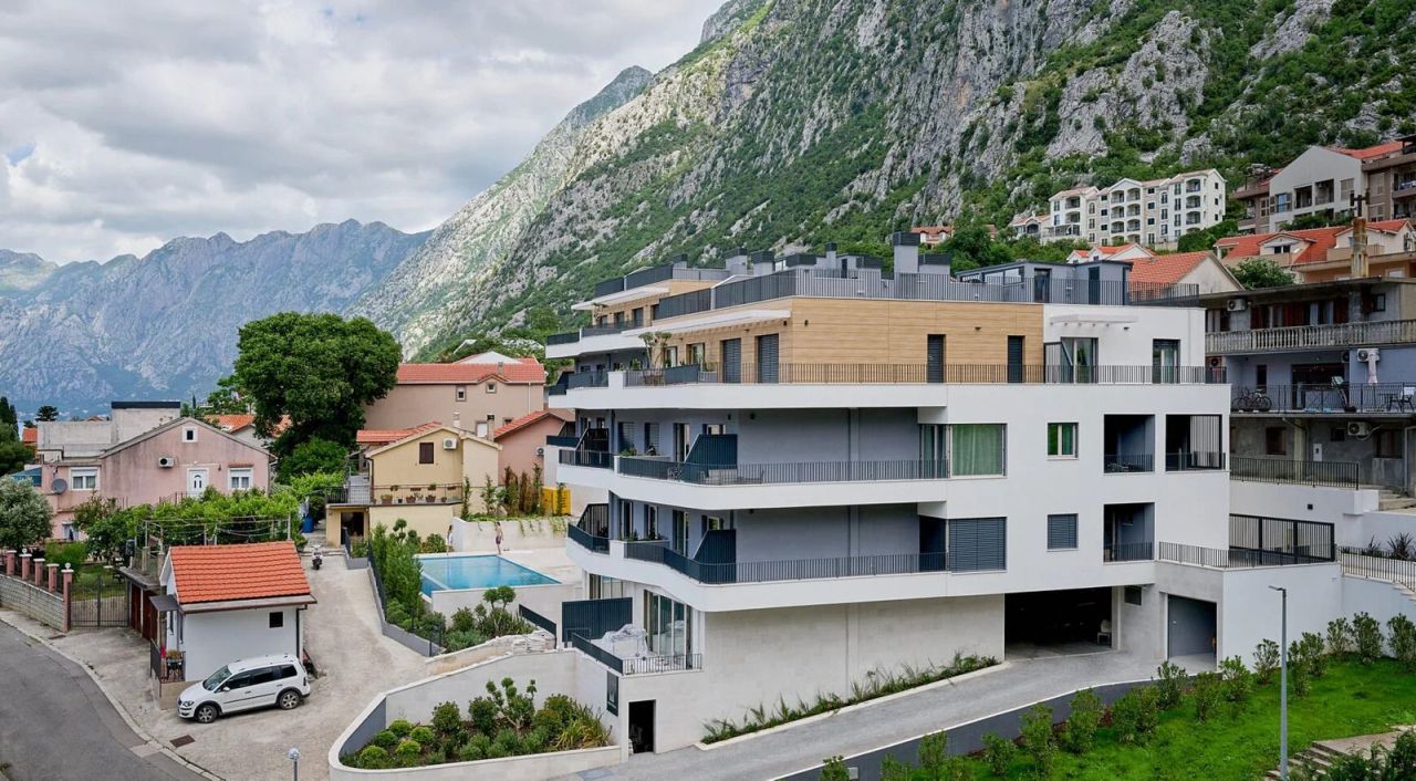 Квартира в Доброте, Черногория, 50 м² - фото 18