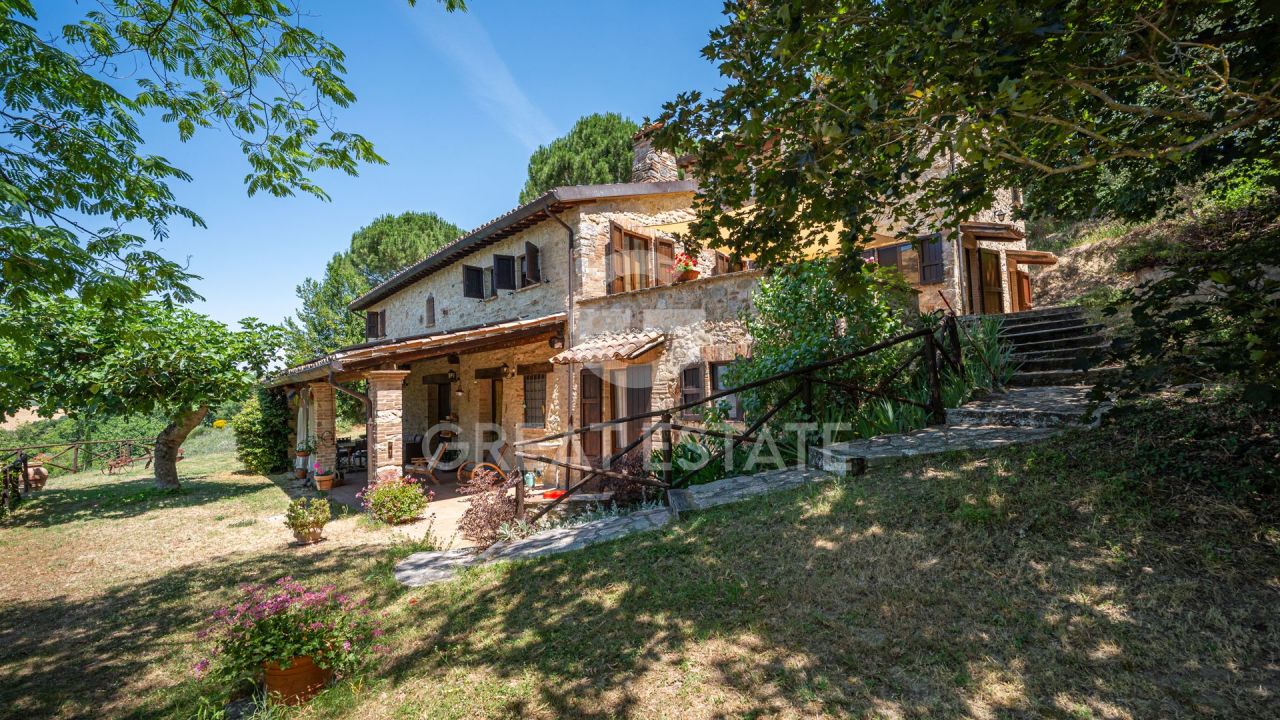 Дом в Тоди, Италия, 373.95 м² - фото 2