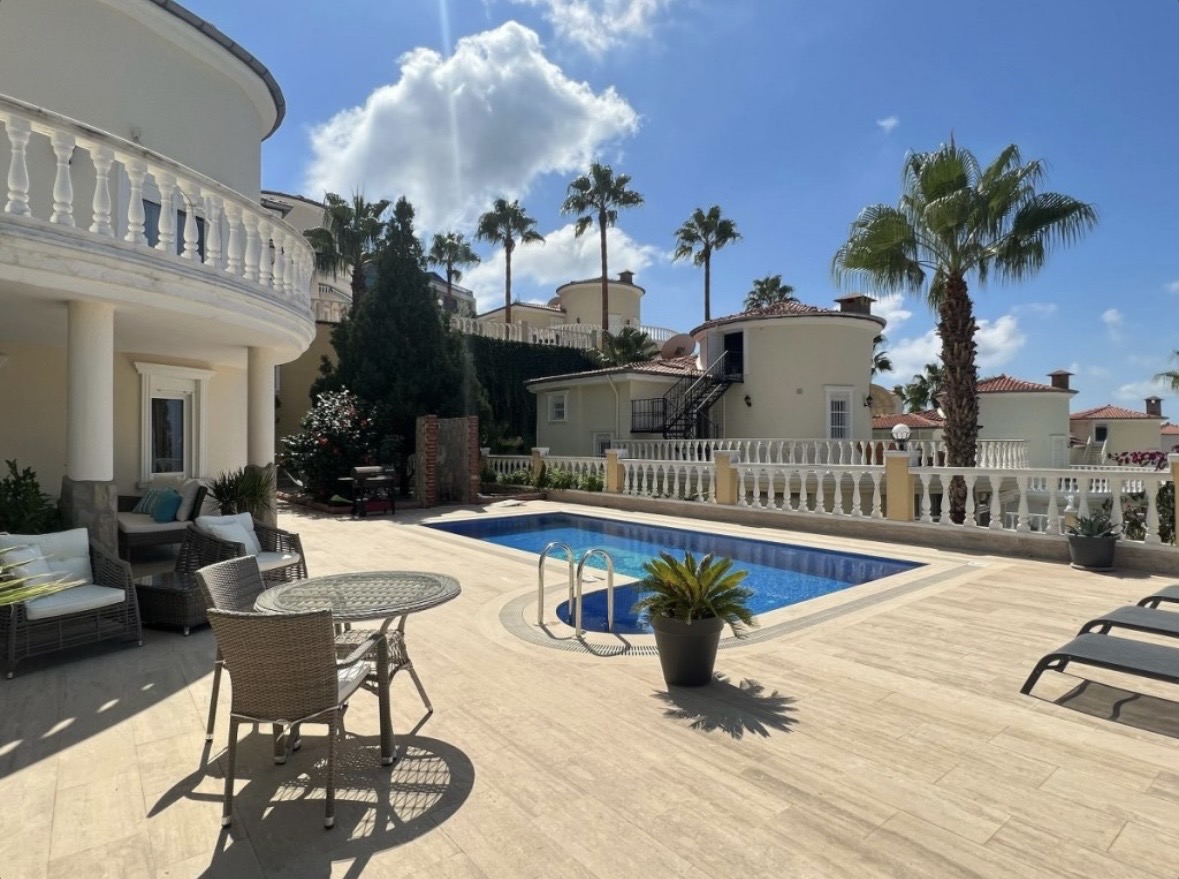 Вилла в Алании, Турция, 250 м² - фото 1