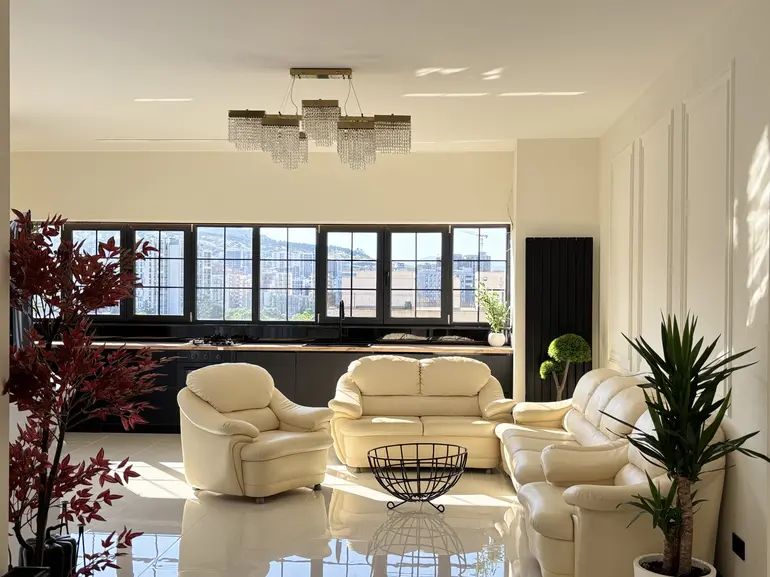 Квартира в Тбилиси, Грузия, 180 м² - фото 1
