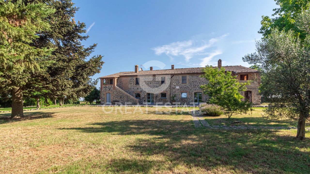 Дом в Кастель-Джорджо, Италия, 786 м² - фото 1