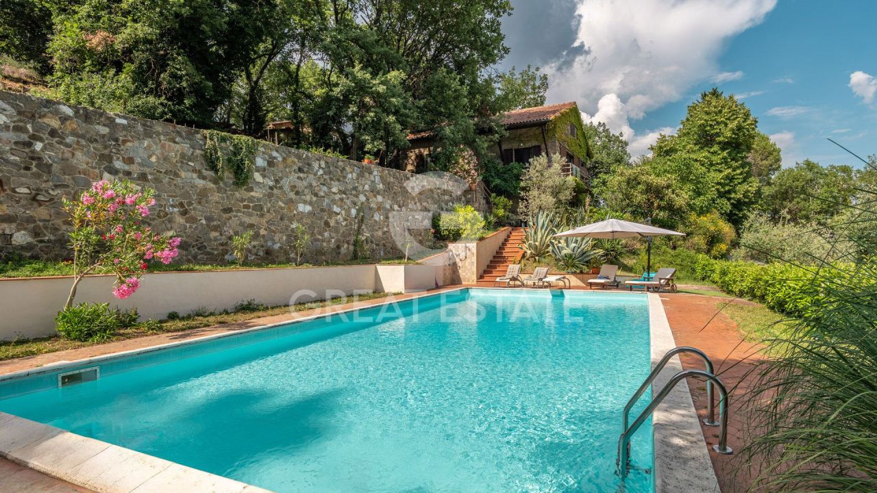 Дом в Монтальчино, Италия, 1 076 м² - фото 1