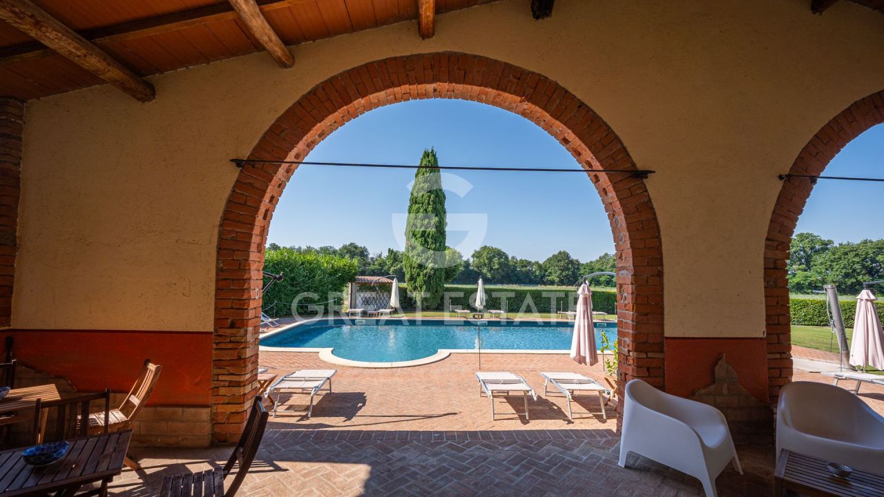 Дом в Деруте, Италия, 1 511.8 м² - фото 5