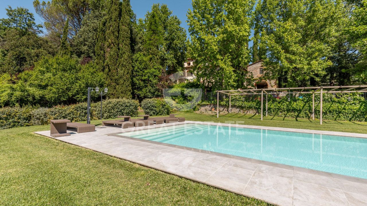 Дом Laterina Pergine Valdarno, Италия, 612.7 м² - фото 1