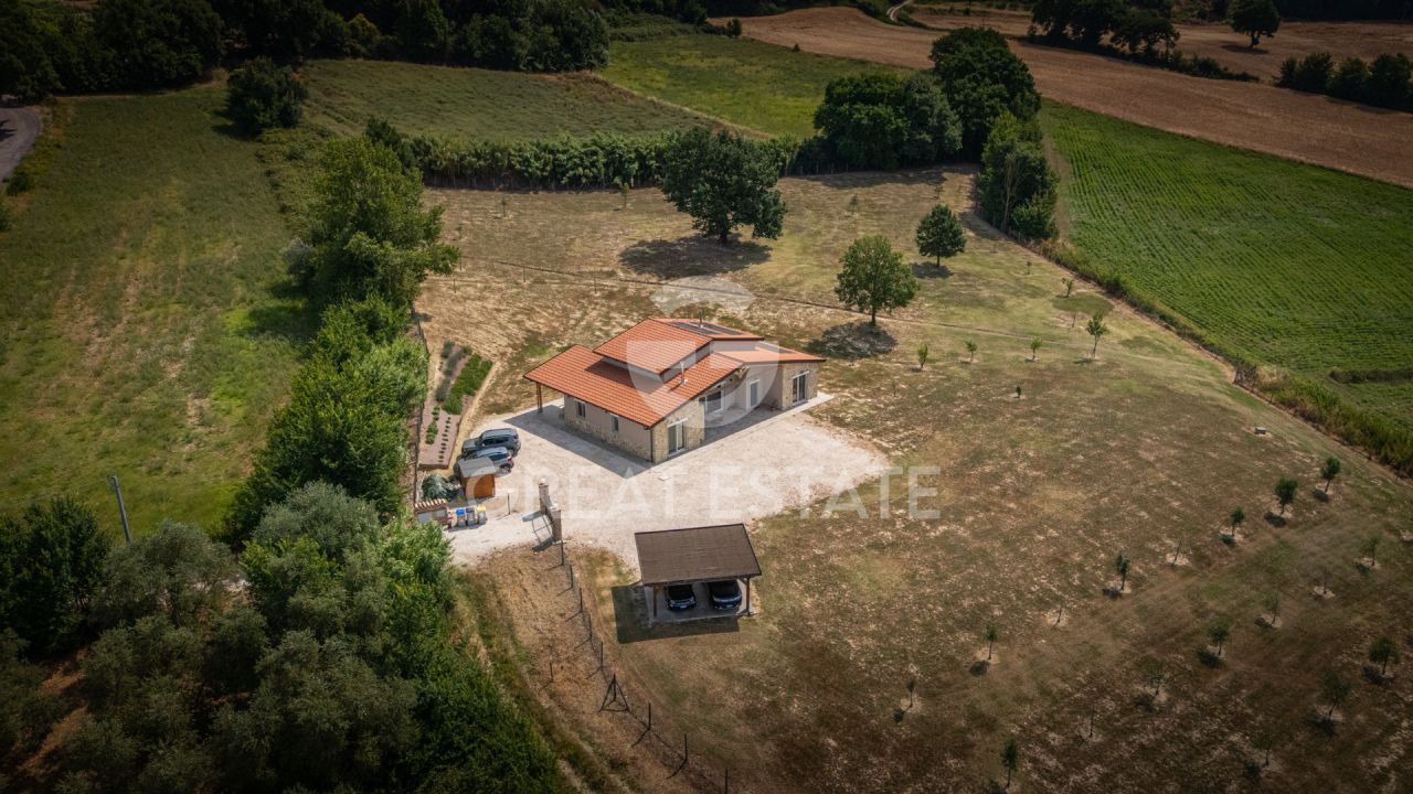 Дом в Тоди, Италия, 183.45 м² - фото 5