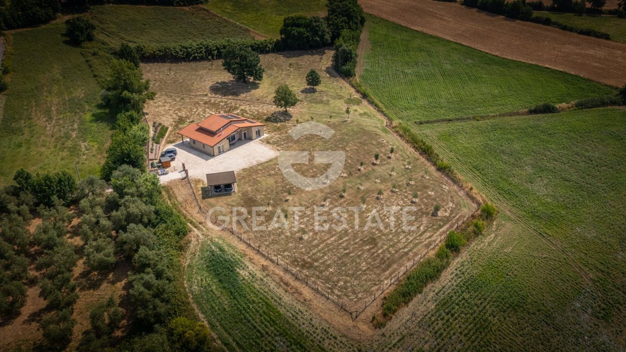 Дом в Тоди, Италия, 183.45 м² - фото 6