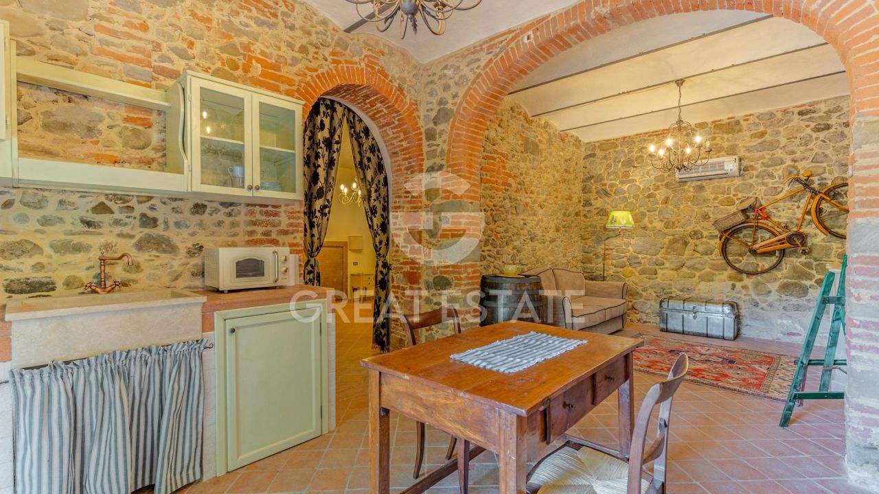 Дом Laterina Pergine Valdarno, Италия, 612.7 м² - фото 15