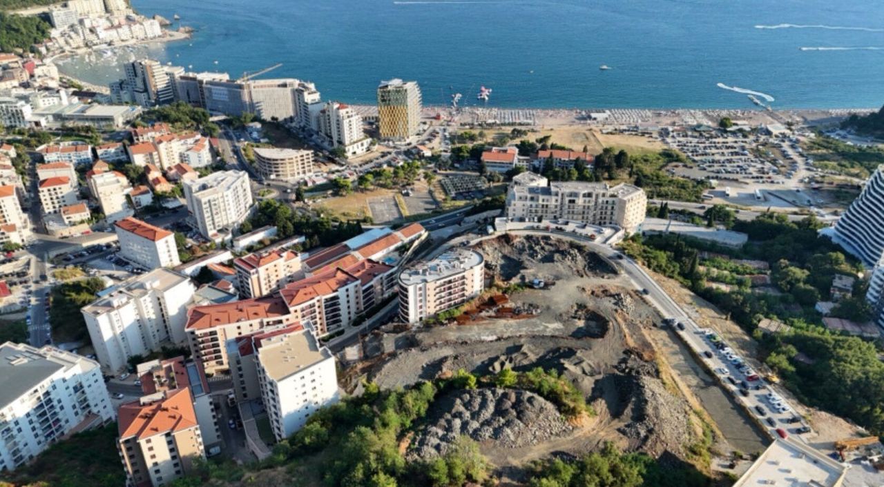 Квартира в Бечичи, Черногория, 57.5 м² - фото 2